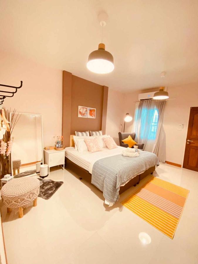 Por Poshtel Kanchanaburi Exterior photo
